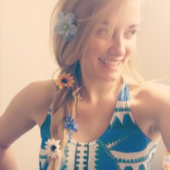 Meet your Posher, Amber - Picture 1 of 1